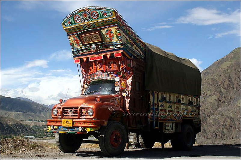 Пакистанские грузовики и автобусы
