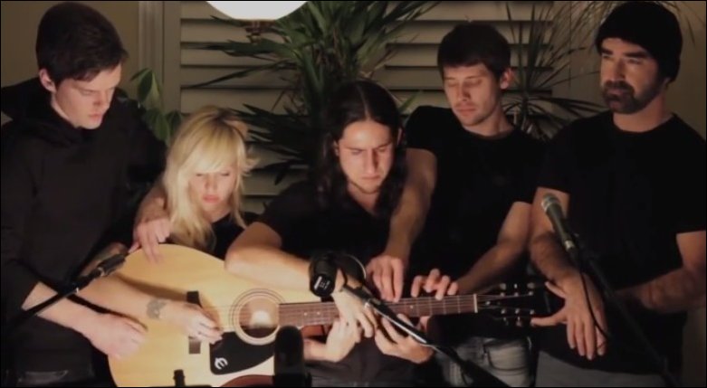 Впятером на одной гитаре