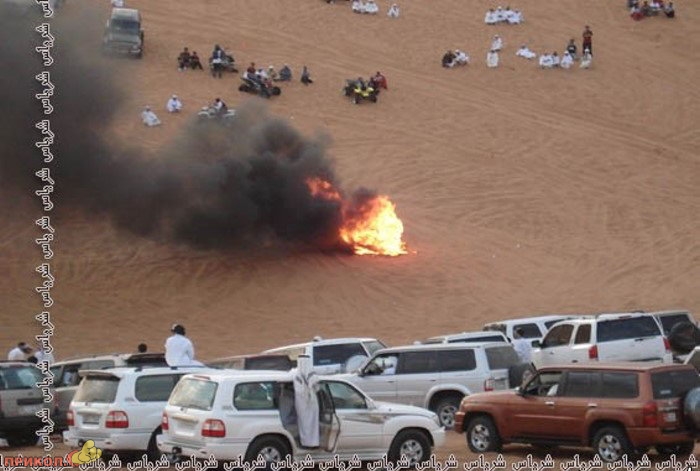 fire-in-a-car-desert15.jpg