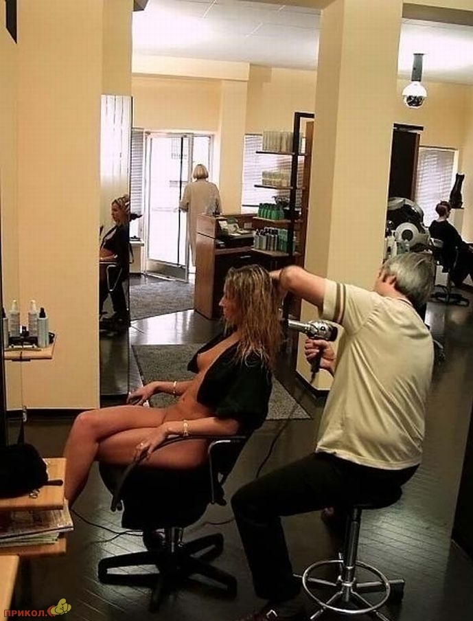 golaya-v-parikmaherskoy-14