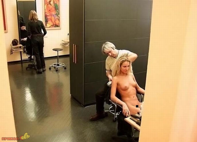 golaya-v-parikmaherskoy-17