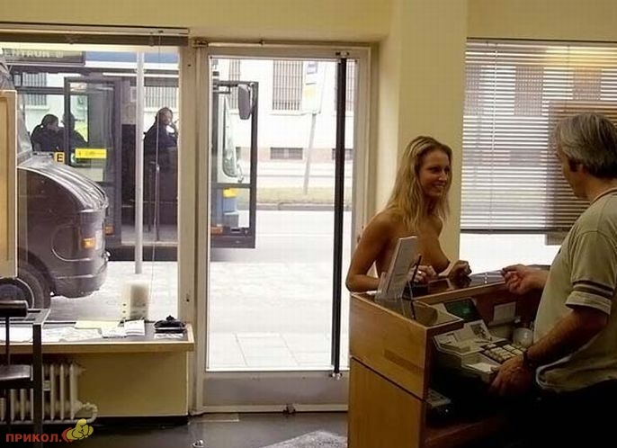 golaya-v-parikmaherskoy-22