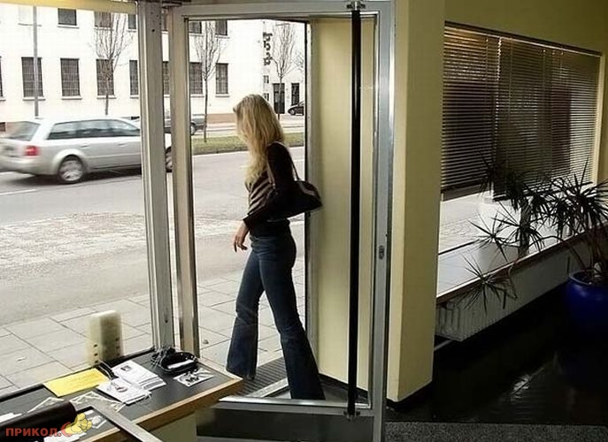 golaya-v-parikmaherskoy-26