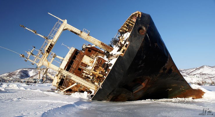 abandoned-frozen-ships-01