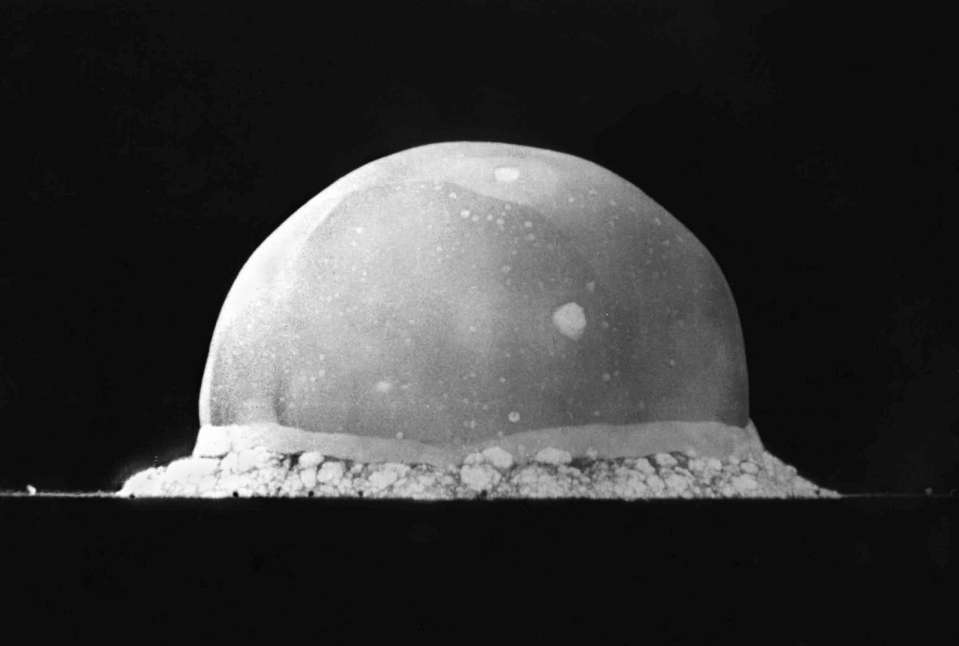 atomic-bomb-test-12