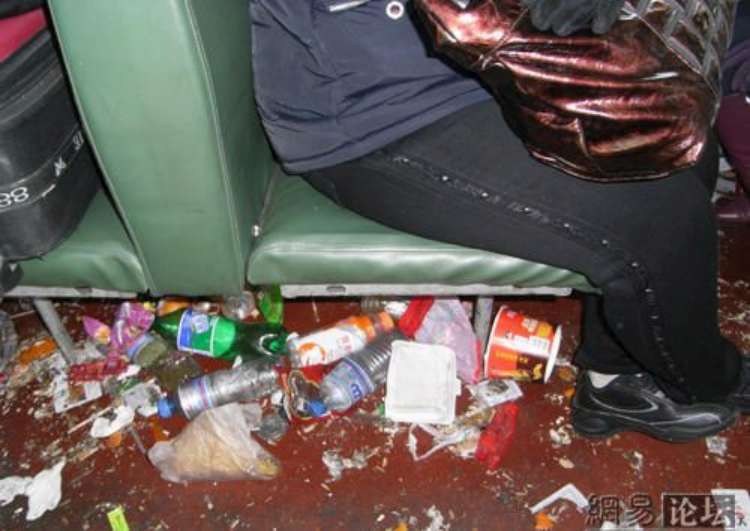 china-trains-trash-02