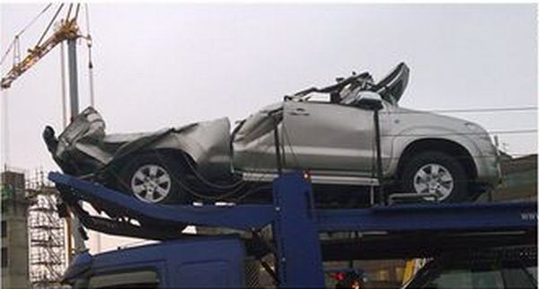 crash-under-bridge-03