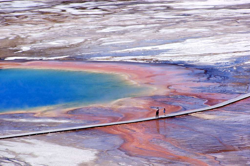 grand-prismatic-spring-12