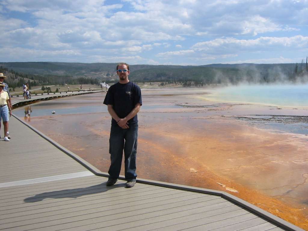 grand-prismatic-spring-13