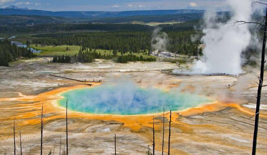 grand-prismatic-spring-22