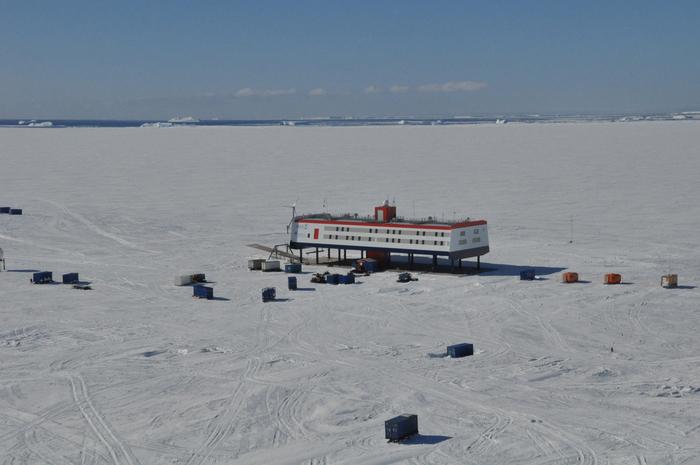 neumayer-antarctic-station-04