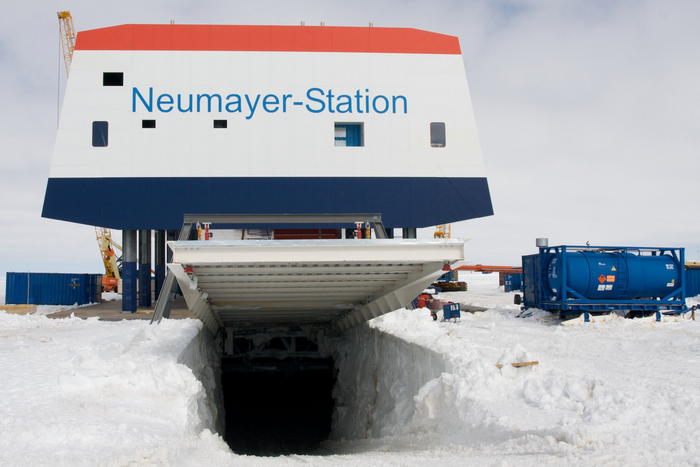 neumayer-antarctic-station-10