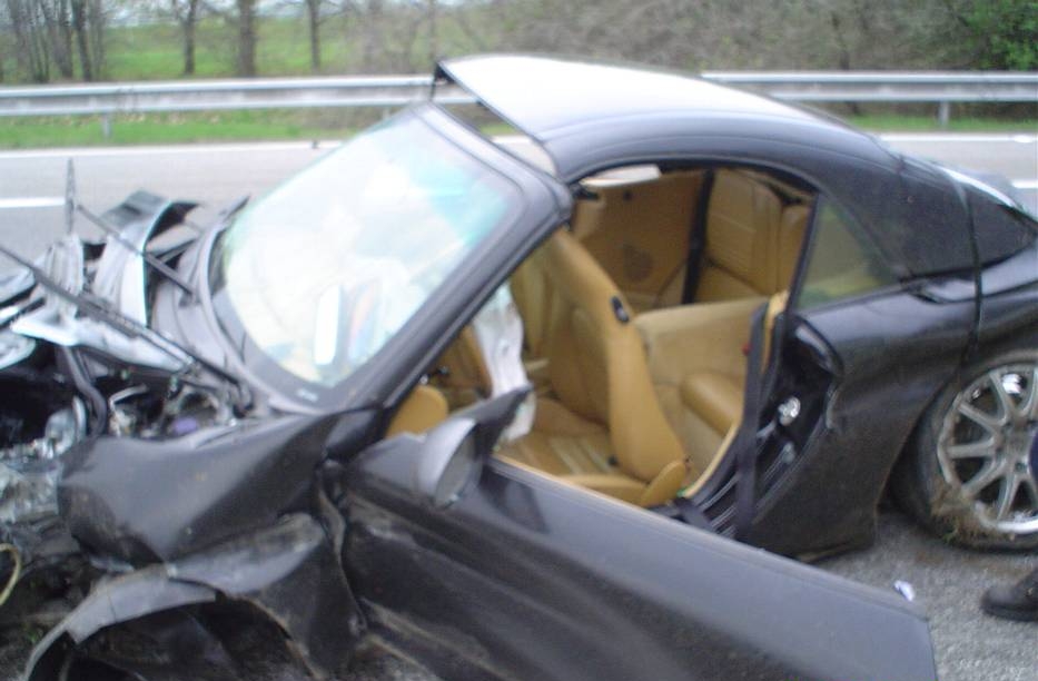 porsche-car-crash-10