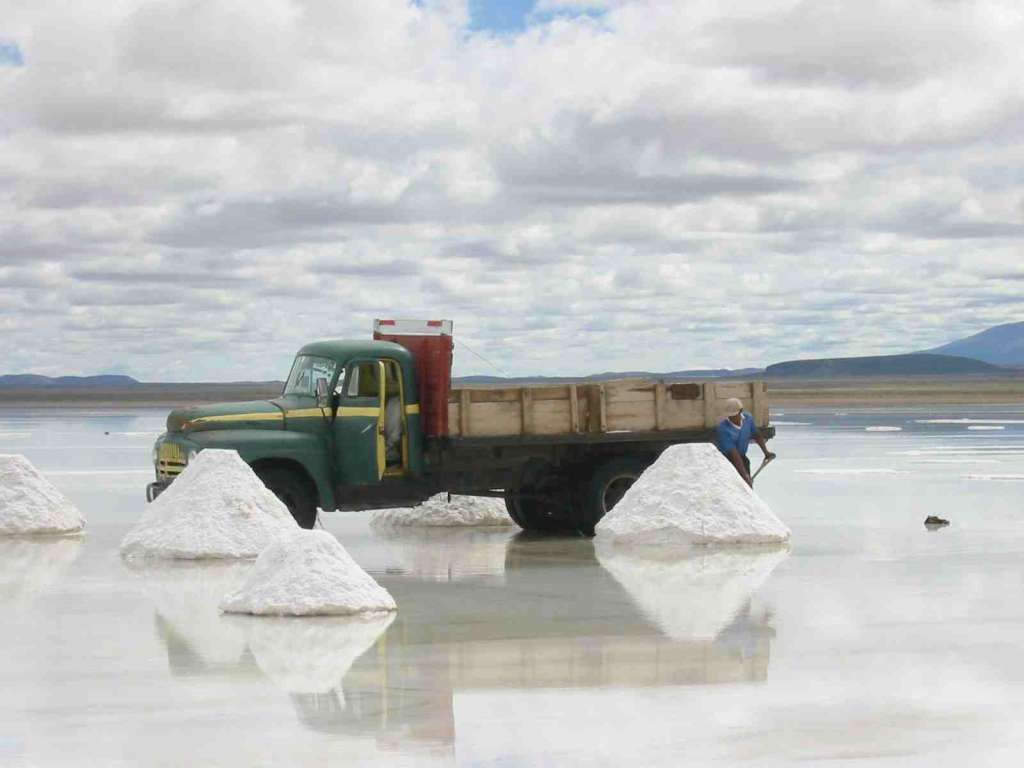 salar-de-uyuni-biggest-mirror-04