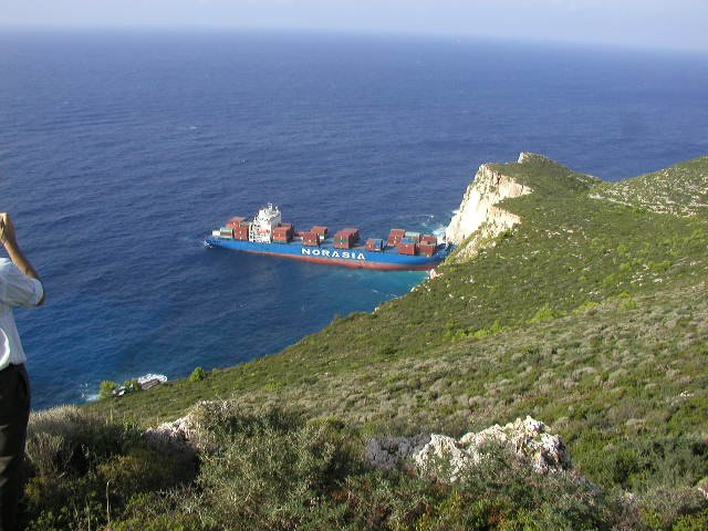 alv-star-ship-wreck-07