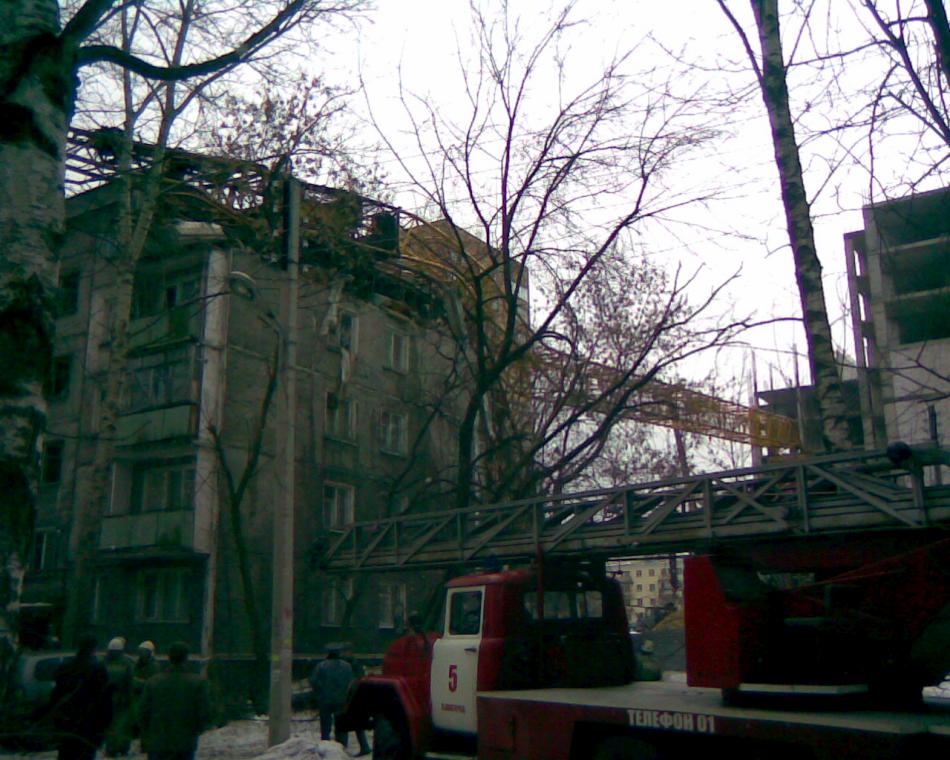 padenie-krana-v-novgorode-07