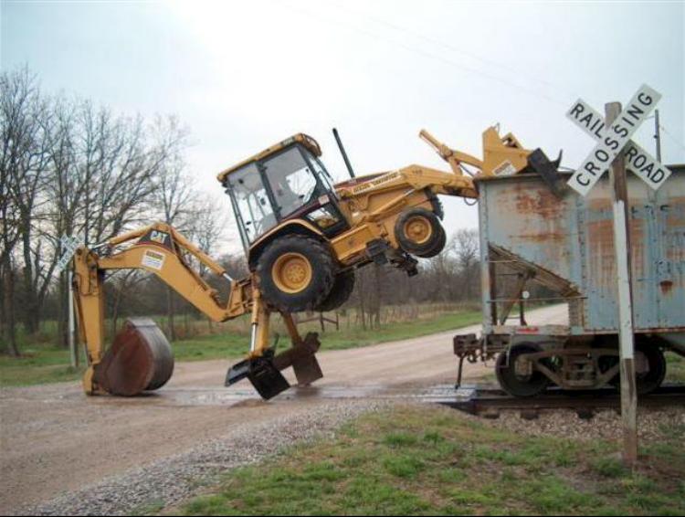 sam-pogruzilsya-v-poezd-02