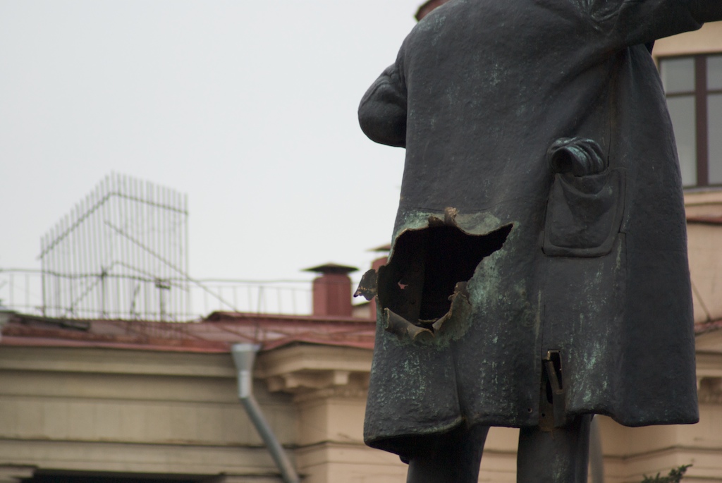 взрыв памятника Ленину на площади у финляндского вокзала