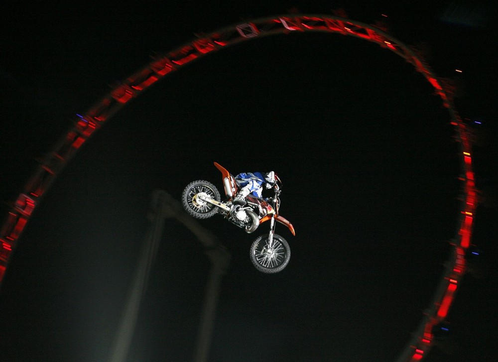 red-bull-x-fighters-07