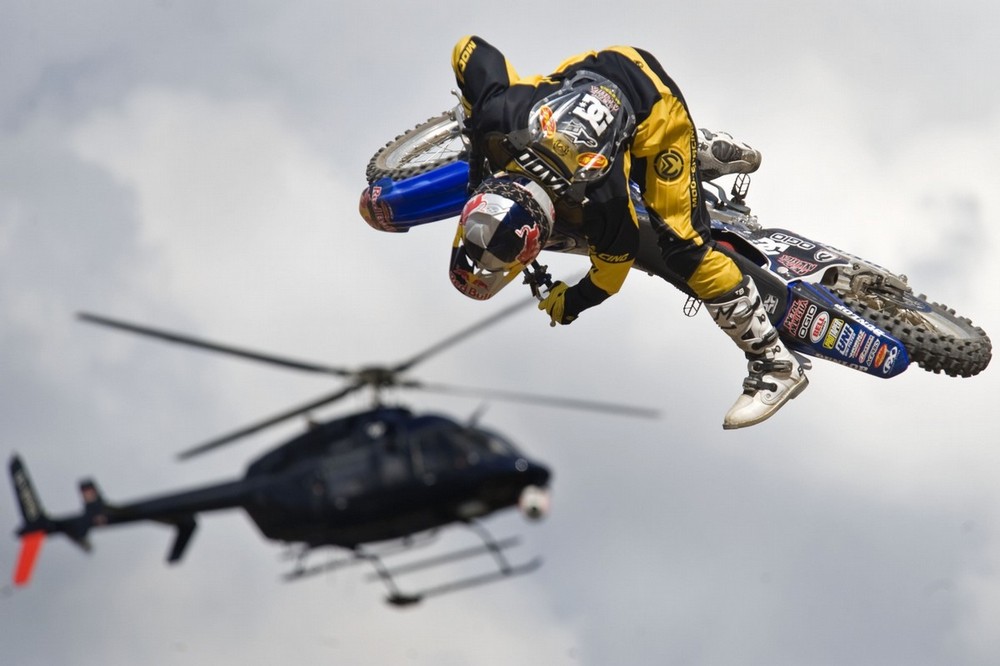 red-bull-x-fighters-11